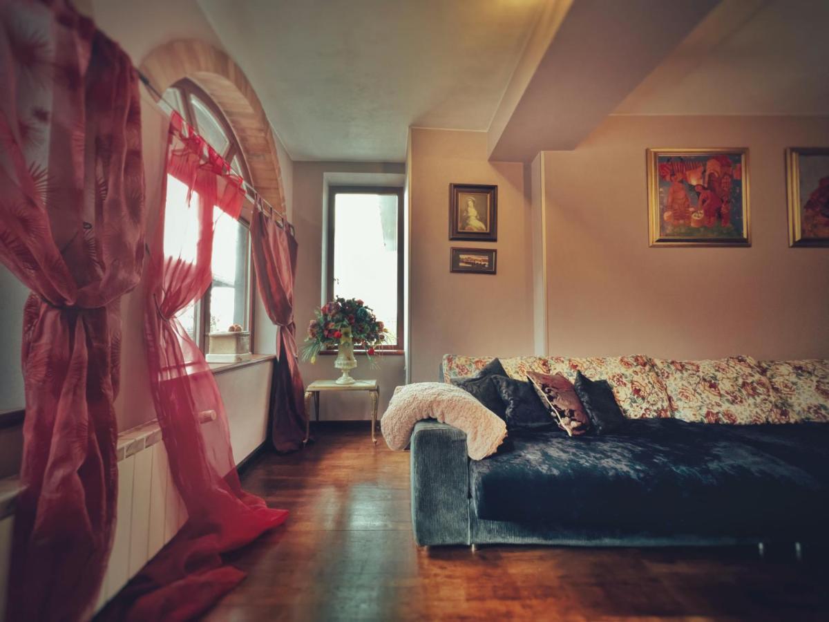 Тhe Bohemian Lodge-Entire House With Sauna Veliko Turnovo Bagian luar foto