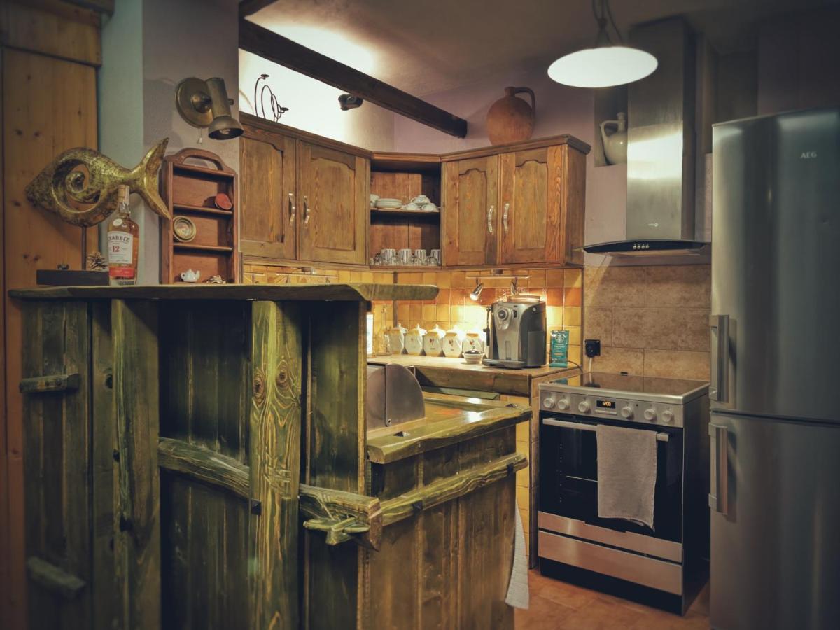 Тhe Bohemian Lodge-Entire House With Sauna Veliko Turnovo Bagian luar foto