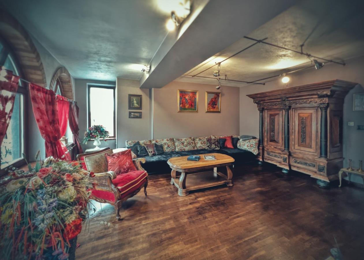 Тhe Bohemian Lodge-Entire House With Sauna Veliko Turnovo Bagian luar foto